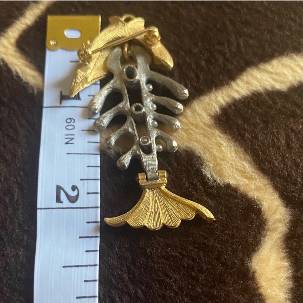 Givenchy Rare Vintage Metallic Fish Skeleton Articulated Pendant Brooch - Picture 12 of 12